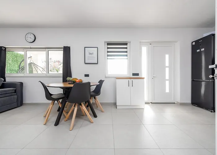 Opg Dragoslavic Apartment *